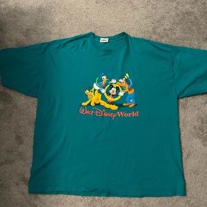 Vintage Disney world t-shirt!
